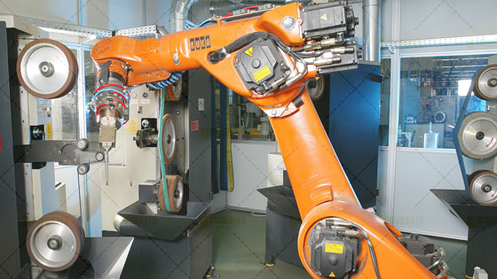 汽車焊裝線 打磨<a href='http://www.thaicontents.com' target='_blank'><u>機器人工作站</u></a>2